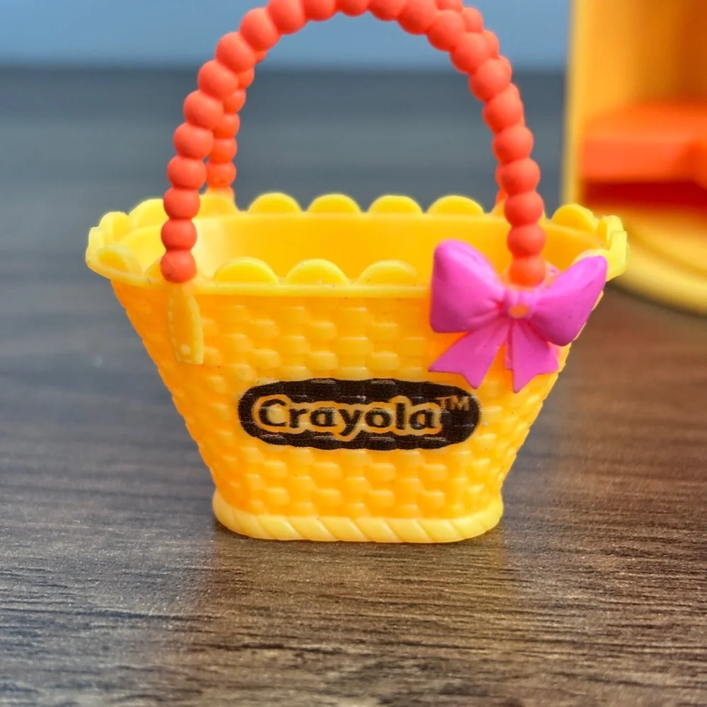LOL Surprise Loves Crayola Crayon Razzle Dazzle Toy Doll & Yellow Crayon Playset